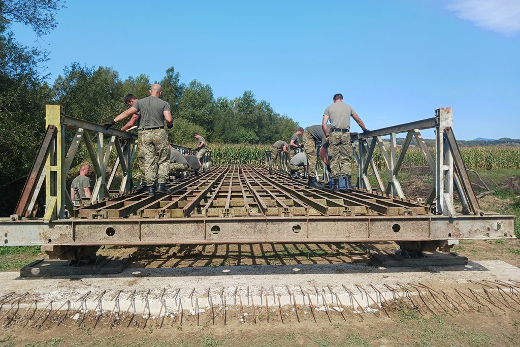 Die kroatische Armee installierte eine neue Bailey-Brücke in der Gemeinde Marija Bistrica, die für die lokale Gemeinschaft und die Pilger von entscheidender Bedeutung ist