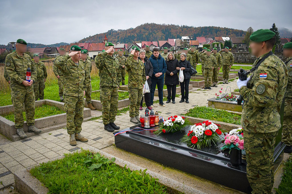 Commémoration du troisième anniversaire de la mort de l