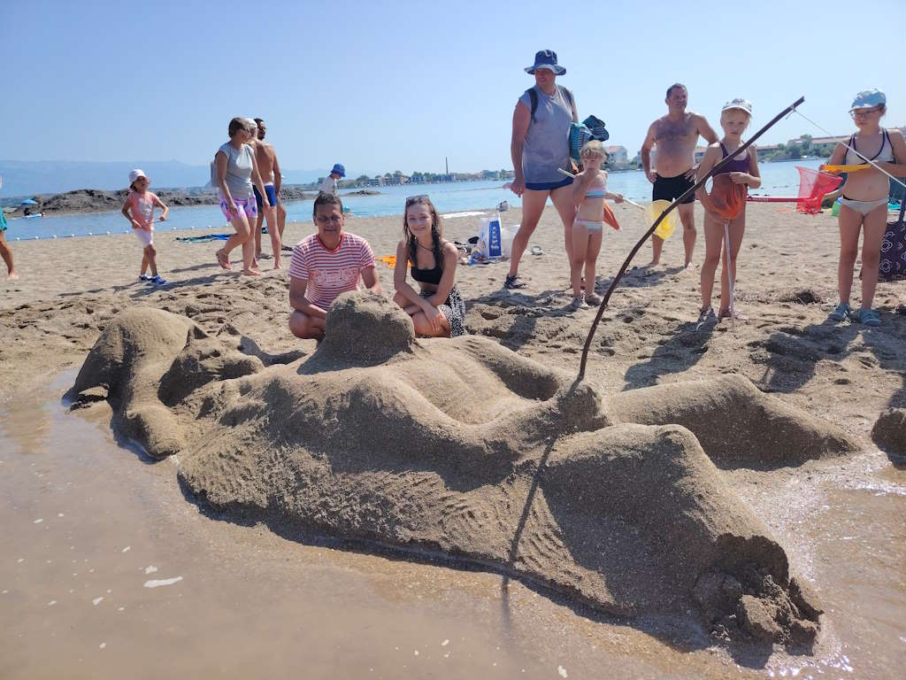 Das Jubiläums-Sandfestival in Nin bringt Wettbewerber aus Kroatien und Europa mit beeindruckenden Sandskulpturen an den berühmten Stränden von Nin zusammen