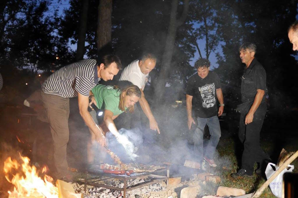 Nehmen Sie am 7. Schloss Zelina teil: Familiencamping, sportliche Aktivitäten und Geselligkeit in der Natur