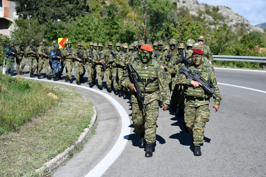 Abschlussspaziergang der Teilnehmer des LEADER-Entwicklungszentrums „Marko Babić“ von Udbina nach Knin im Juli 2024