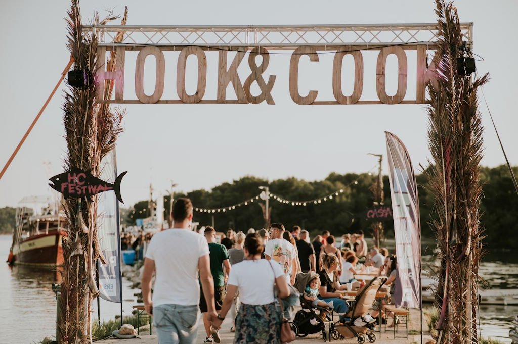 Hook & Cook festival u Istri: jedinstveni kulinarsko-glazbeni spektakl u Medulinu i Rovinju s MasterChef natjecateljima Afrikom i Tucmanom | Karlobag.eu