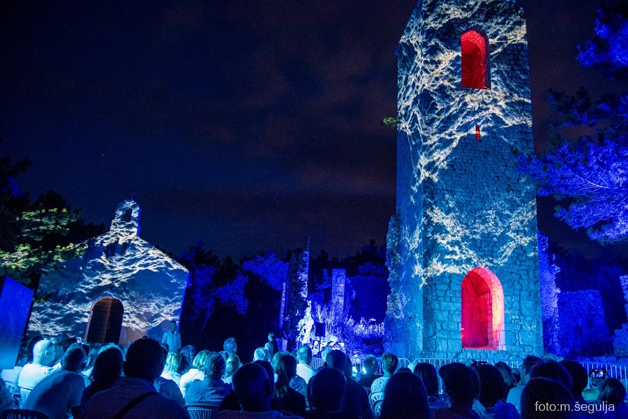 Kultureller Sommer in Bakar: Margarets Sommer bringt musikalische, filmische und theatralische Genüsse in eine alte Küstenstadt